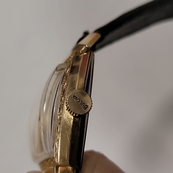 VINTAGE BULOVA CALIBER 10BT MENS MANUAL WIND WRIST WATCH RUNS GOOD 1952 - Picture 6 of 6